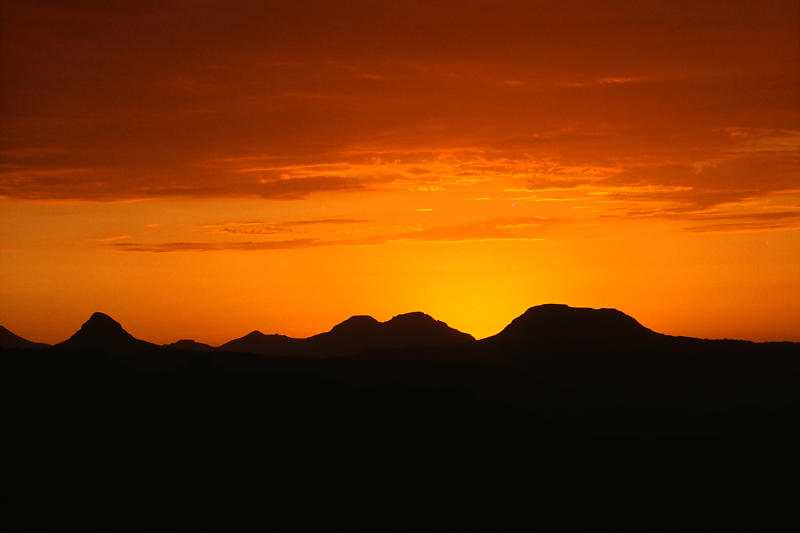 Damaraland nach dem Sonnenuntergang Damaraland nach dem Sonnenuntergang