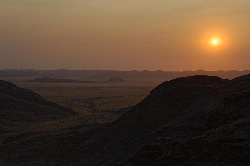 Sonnenuntergang über dem Marianflusstal