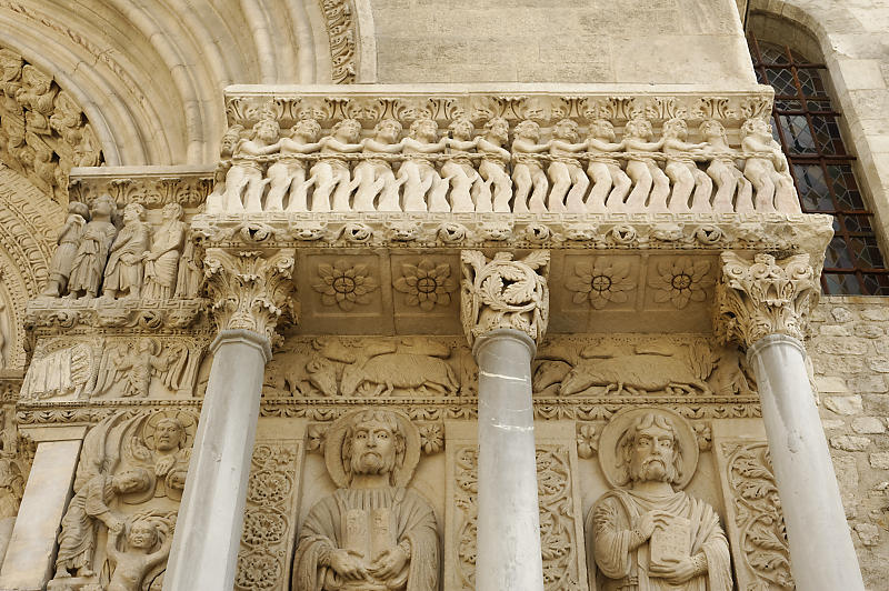 Portale der Kathedrale St.-Trophime Portale der Kathedrale St.-Trophime