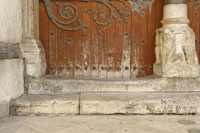 Portale der Kathedrale St.-Trophime