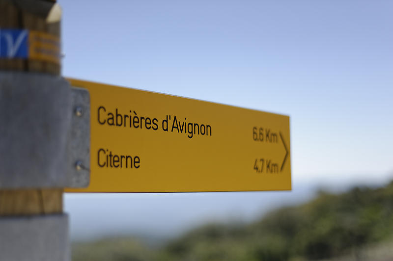 Entlang der Mur de la Peste Richtung Cabrières Entlang der Mur de la Peste Richtung Cabrières