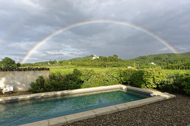 Regenbogen über Bonnieux Regenbogen über Bonnieux